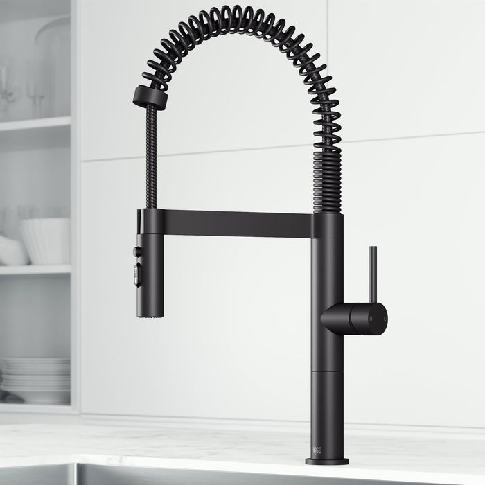 Single Handle Pull-Down Kitchen Faucet in Matte Black
