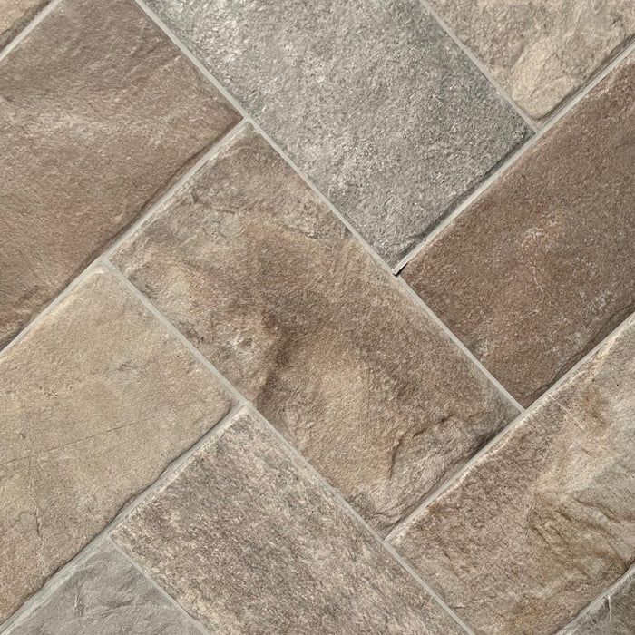 Sassone - Bravo Tile